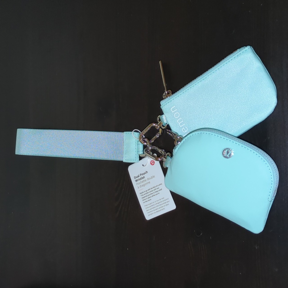NWT Lululemon Dual Wristlet, Mint